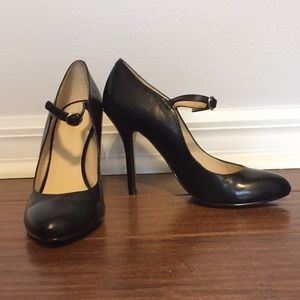 Nine West “Inner Diva” Mary Jane pump